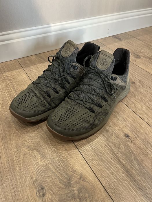 Продам мужские крассовки timberland