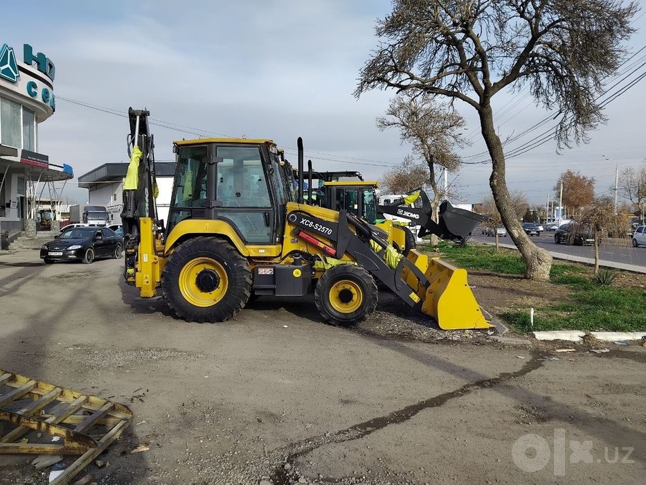 Экскаватор-Погрузчик XCMG XC8-S2570
