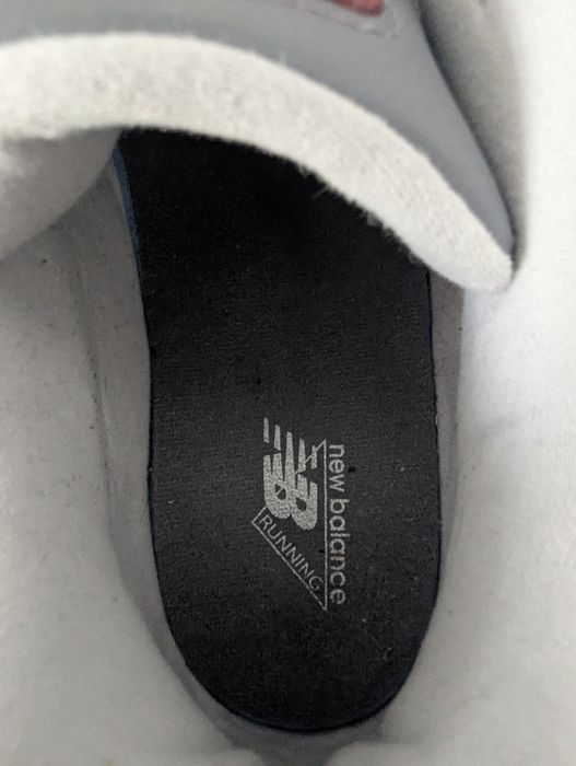 New Balance 9060 mărime 43