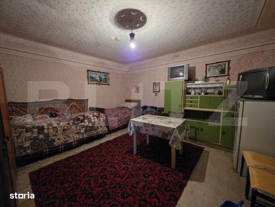 Casa de vanzare cu 2 camere, 74 mp, zona Mediesu Aurit Satu Mare
