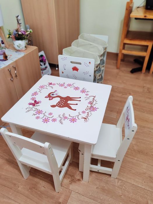 Măsuță cu scăunele