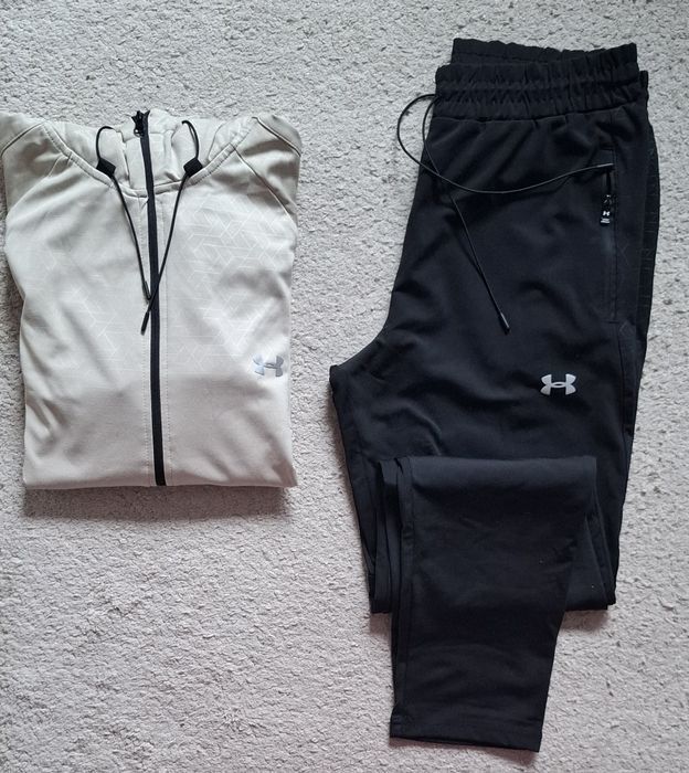Спортен екип Under Armour – мъжки комплект  анцунг суитчър 

Продавам