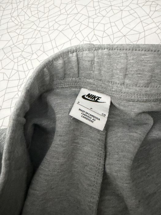 Pantaloni lungi nike tech