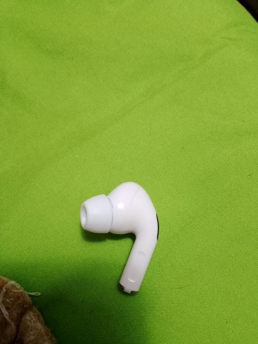 Продам НАУШНИКИ airpods pro