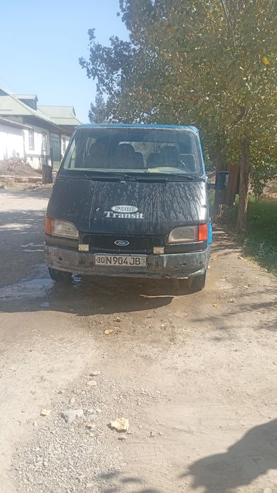 Ford tachkasi bn sotiladi mol va qoʻy tashish uchun
