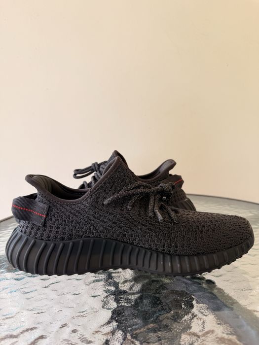 Yeezy 350 noi cu etichete