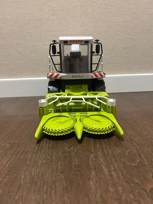 Детска играчка комбайн