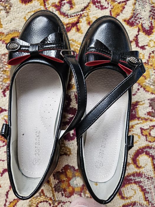 Продам туфельки для девочки