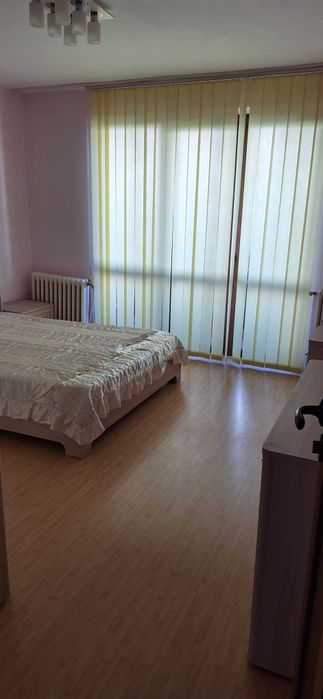 Inchiriez apartament 3 camere, zona Spitalul Judetean