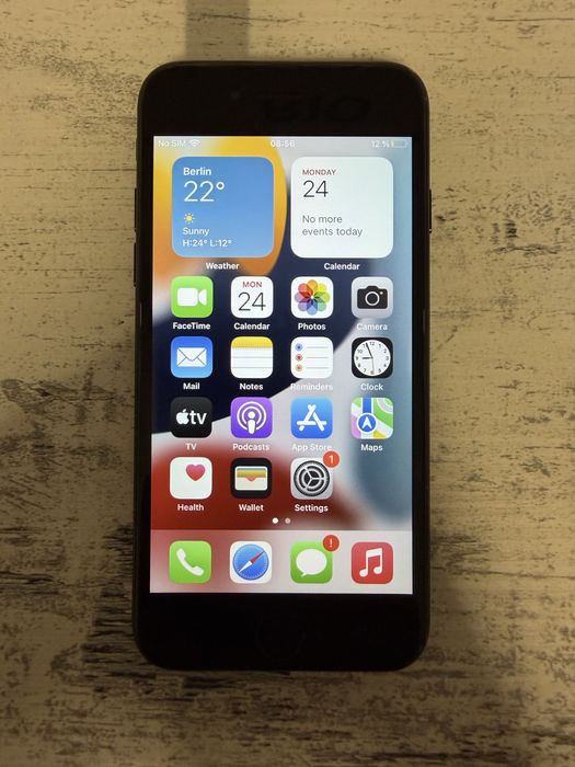 iPhone 7 черен black 32gb
