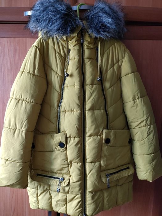 Пальто зимнее на девочку.