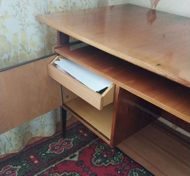 Продам письменный стол