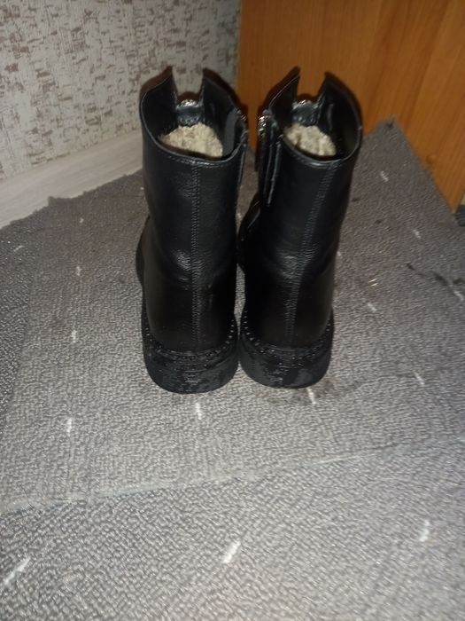 Продам  зимние ботинки