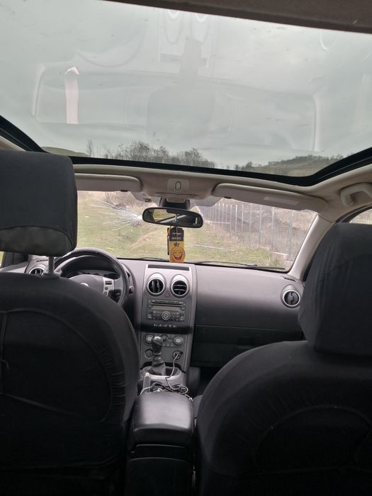Vând nissan qashqai