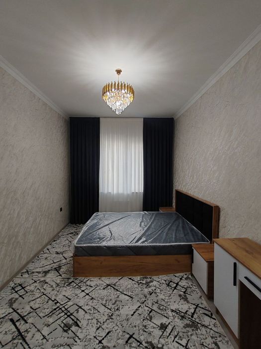 O‘rikzor Rezident 2/9/16 O‘rikzor bozori oldida