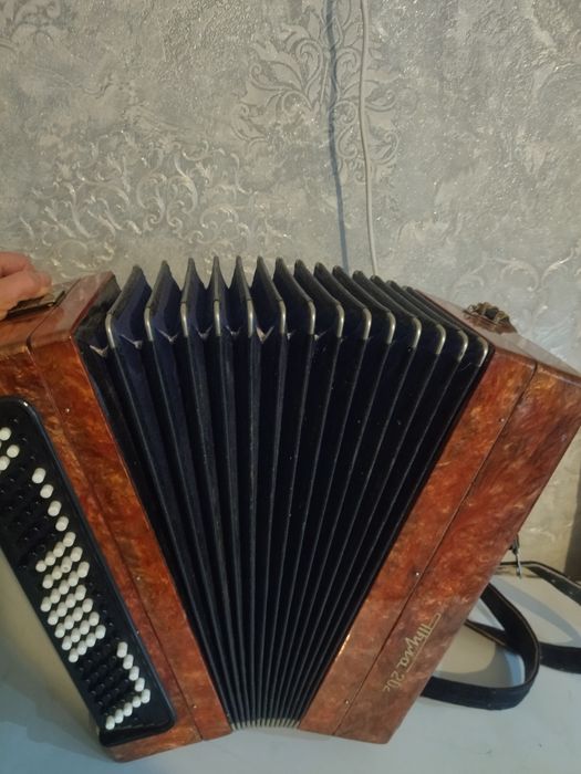 Продается Баян Тула 202