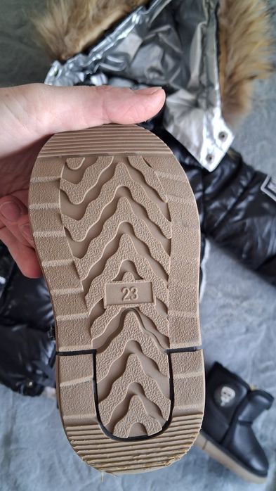 Продам комбез и угги