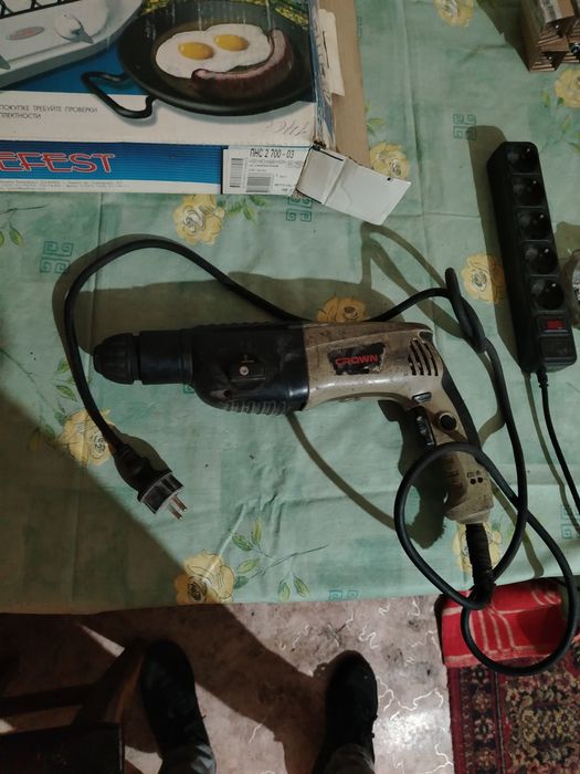 Продам срочно инструмент