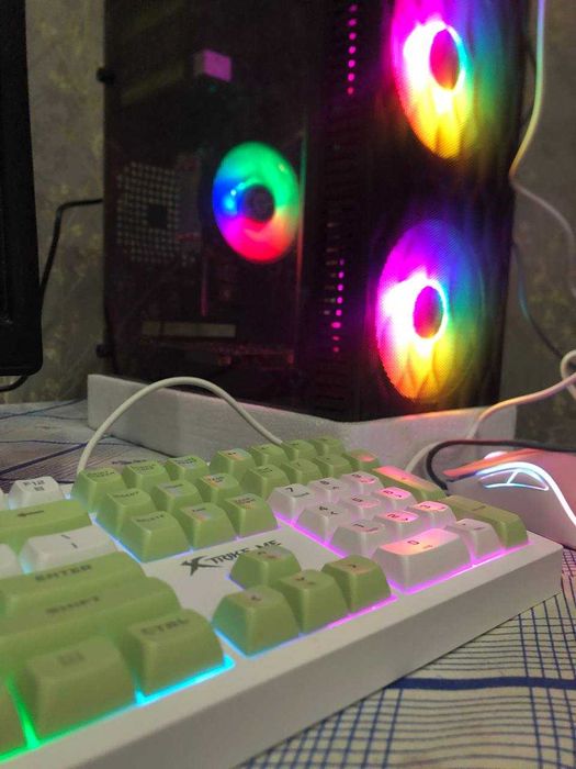 Kampyuter PC sotiladi