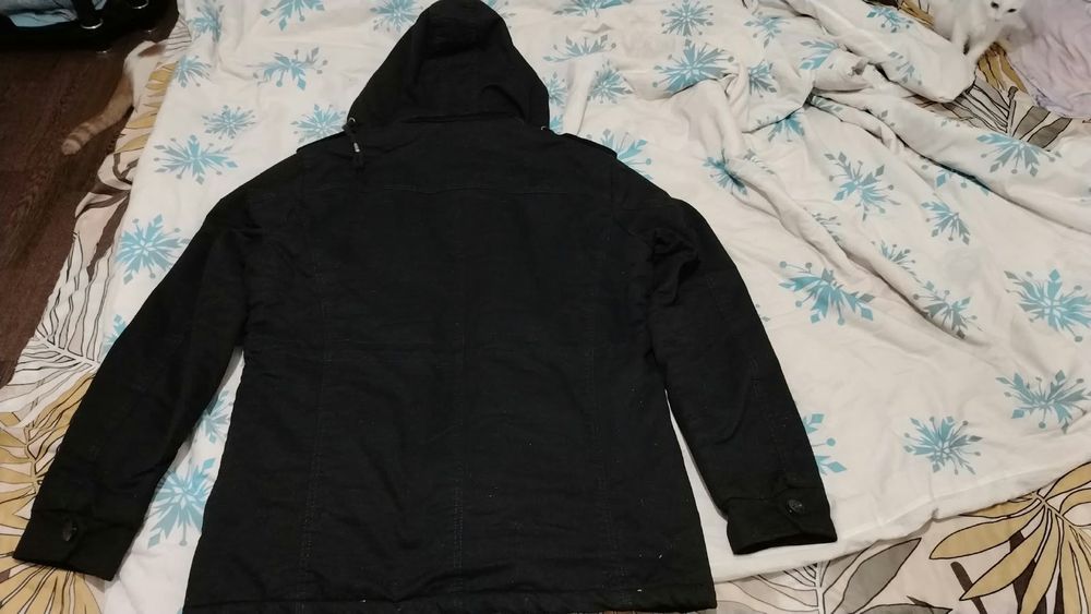 Продам куртку  новая