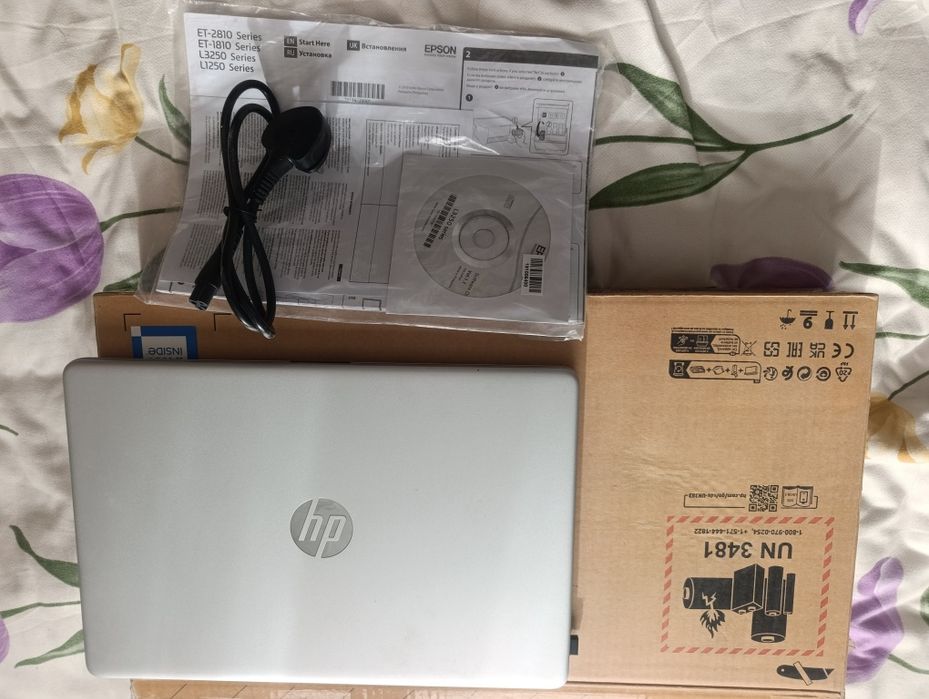 Bu HP (Hewlett-Packard) noutbuk. HP 15s-fq0004nia modeli
Rasmda aniq