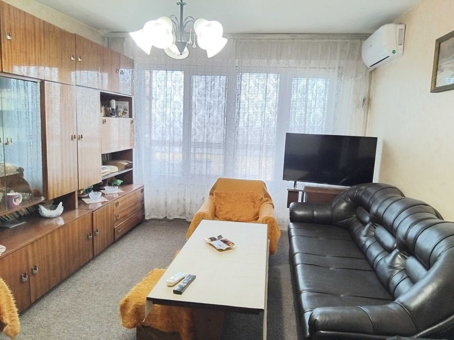 Продавам 2-стаен, Здравец север