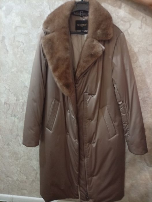 Продается зимний пуховик