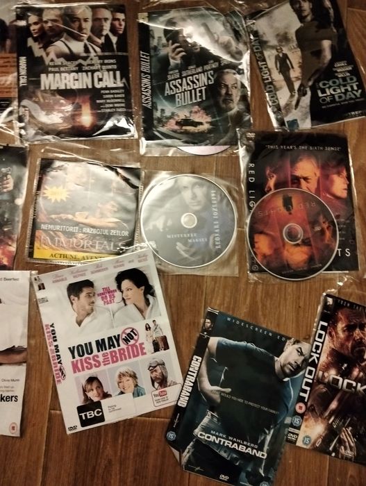 Dvd-uri filme titrate în limba română, engleză și franceză