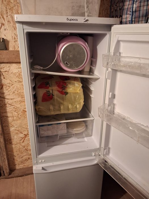 Продам холодильник почти новый