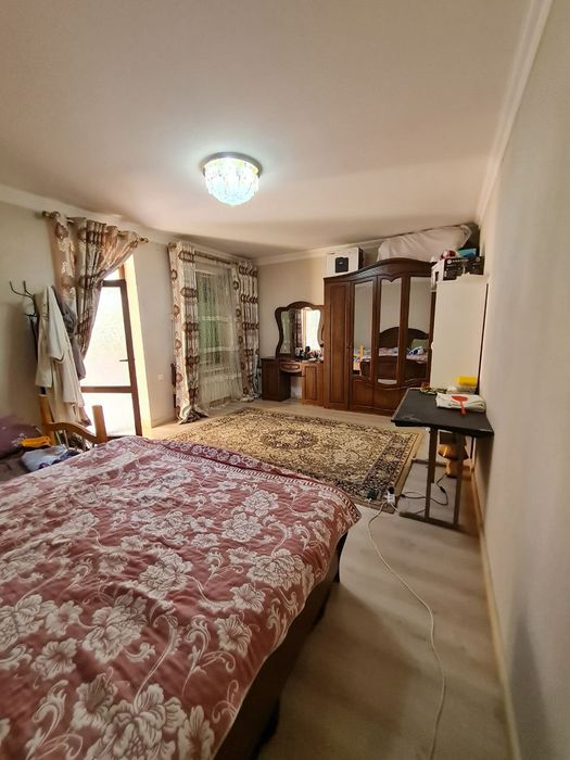 Yangi toshmidan 4.5 km Oltin tepa mahallasida 6 sotix