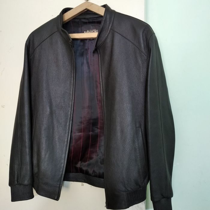 Продам кожаные куртки.