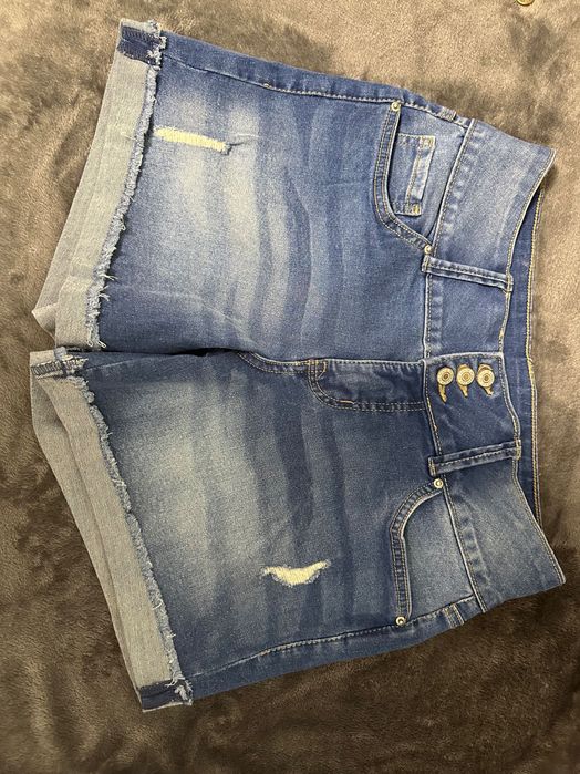 Pantaloni scurți din denim eleganti