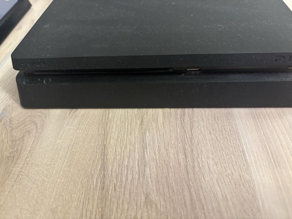 продам пс4 состояние хорошее