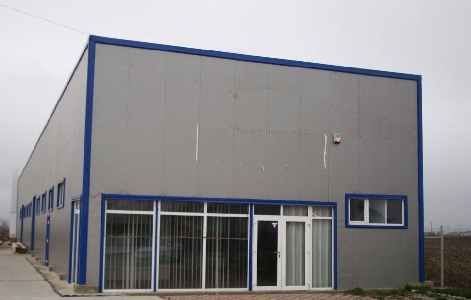 Vindem hale metalice