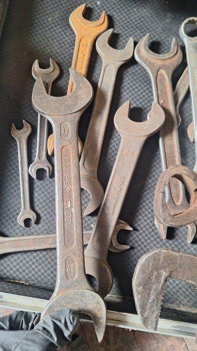 Гаечни ключове ,инструменти
