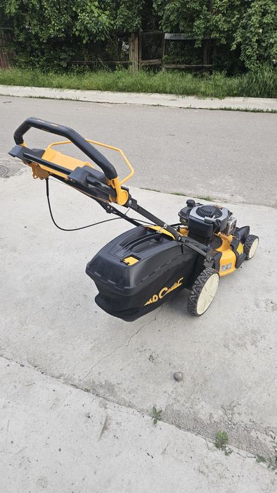 Masina de tuns iarba gazon CubCadet