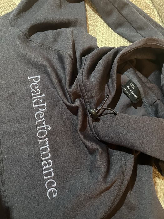 Peak Performance Hoodie / Худи