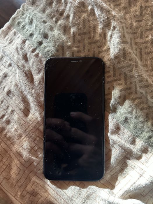 Продава се Iphone 11 PRO