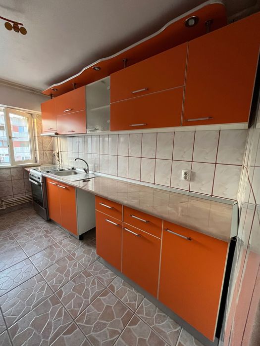 Inchiriez apartment 2 camere, complet mobilat