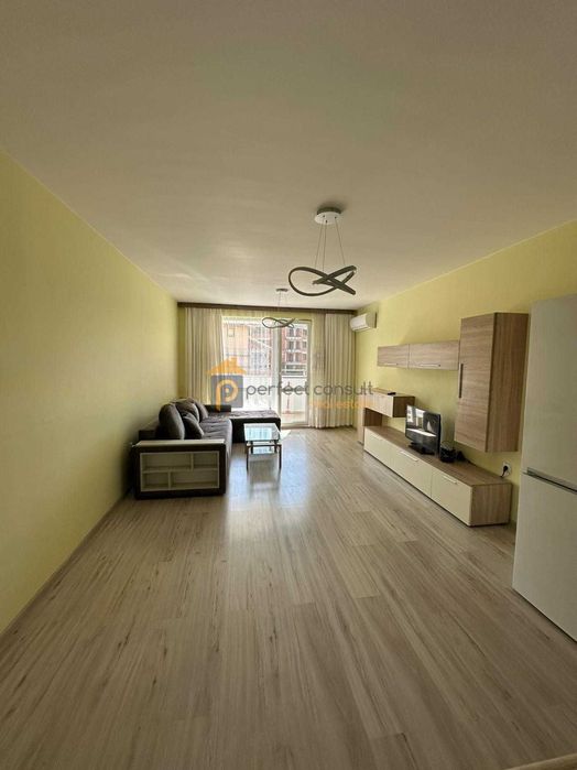 Продава се Тристаен апартамент в Пловдив, Христо Смирненски - 90 кв.м за 2000 €/кв.м - Снимка #2