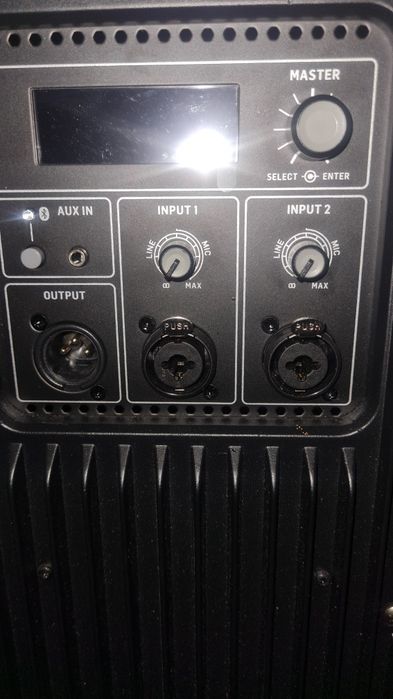 Boxa Behringer  DR115 DSP