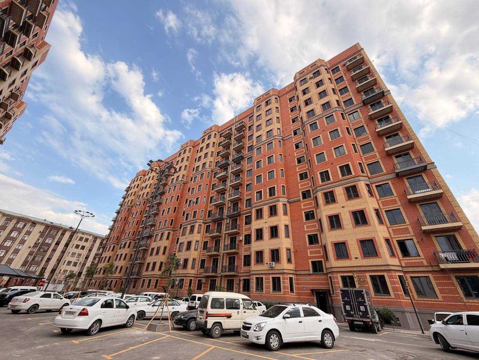 Срочно продается 2х комнатная люкс квартира на 4 этаже, в Самарканде