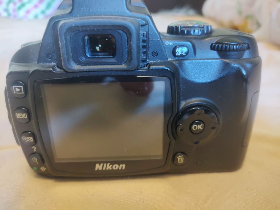 Nikon D40 Dslr  body +bat.+inc