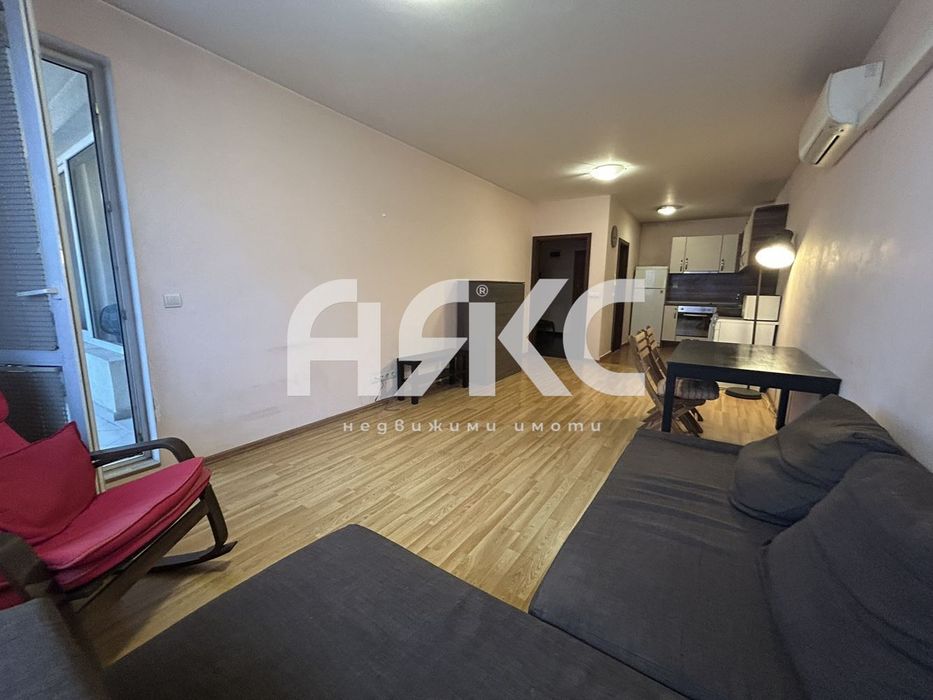 Двустаен обзаведен апартамент в кв. Борово