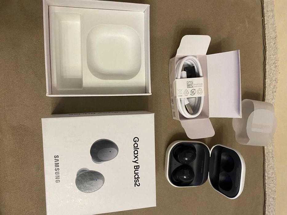 Черные Galaxy Buds 2