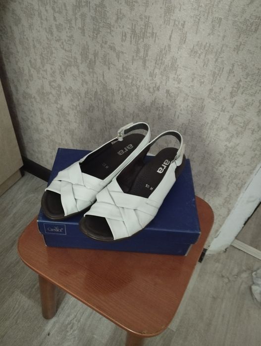 Продам туфли черные замшевые