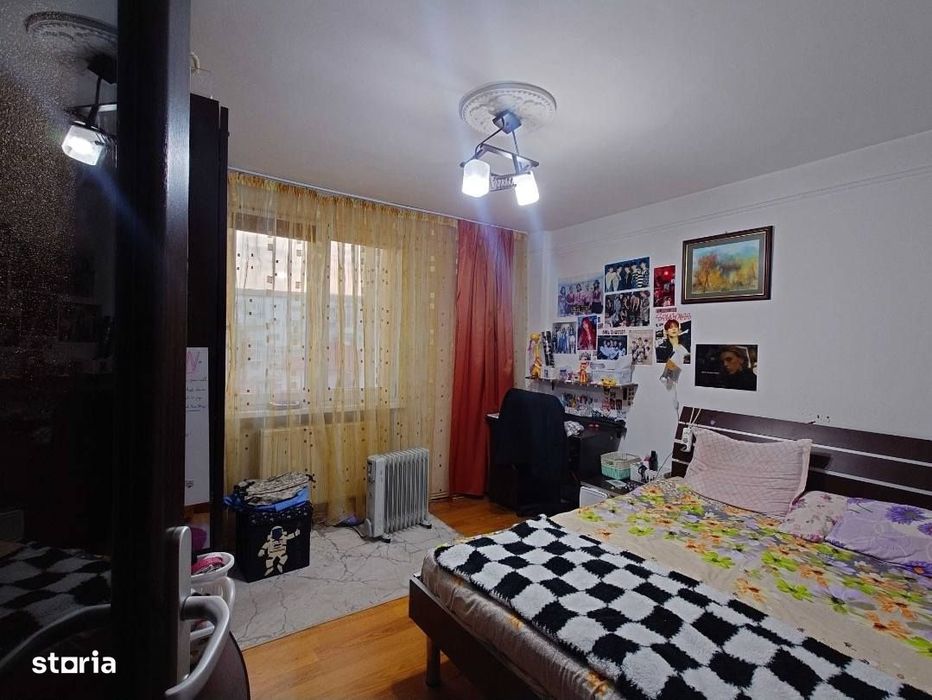 De vanzare apartament cu 4 camere decomandat,ultracentral,renovat