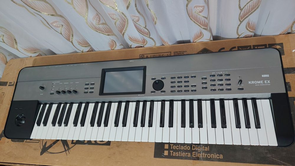 Korg Krome EX  Xolati 100% Yangiday