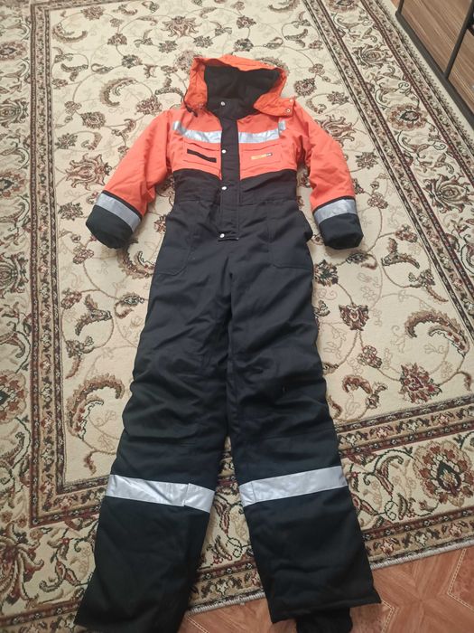 Продам комбинезон размер L