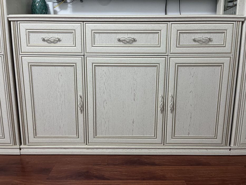 Продам стенку в отличном состоянии